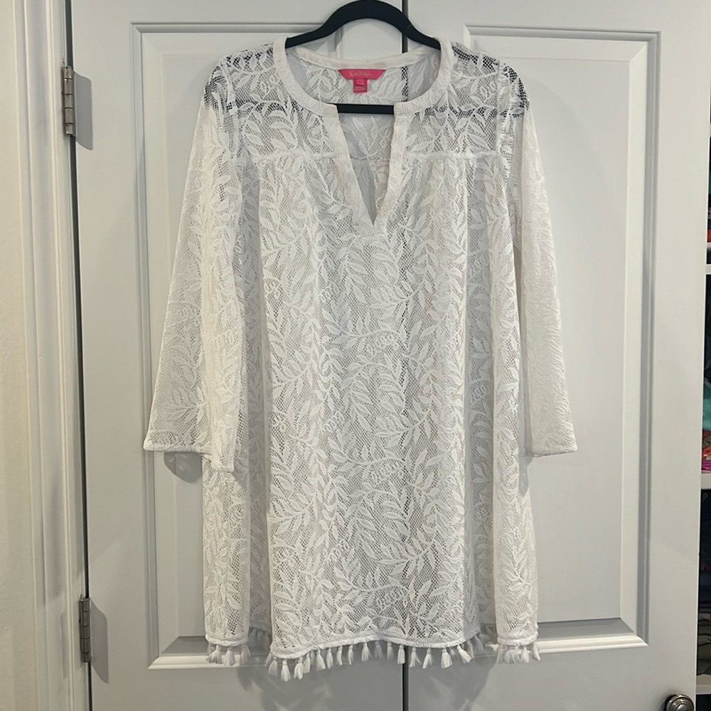 Like new - only worn a few times. Lilly Pulitzer swim suit cover up - Size M
